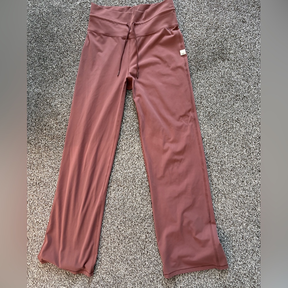 Vuori Straight Leg Pants